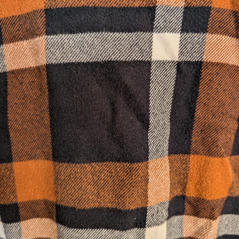 Patagonia Women's Organic Cotton Black and Brown Plaid Shirt Jacket - Picture 3 of 7